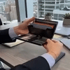 Billetera Antirrobo con Escudo RFID: Tu plata a salvo de clonaciones y tus tarjetas a un clic.