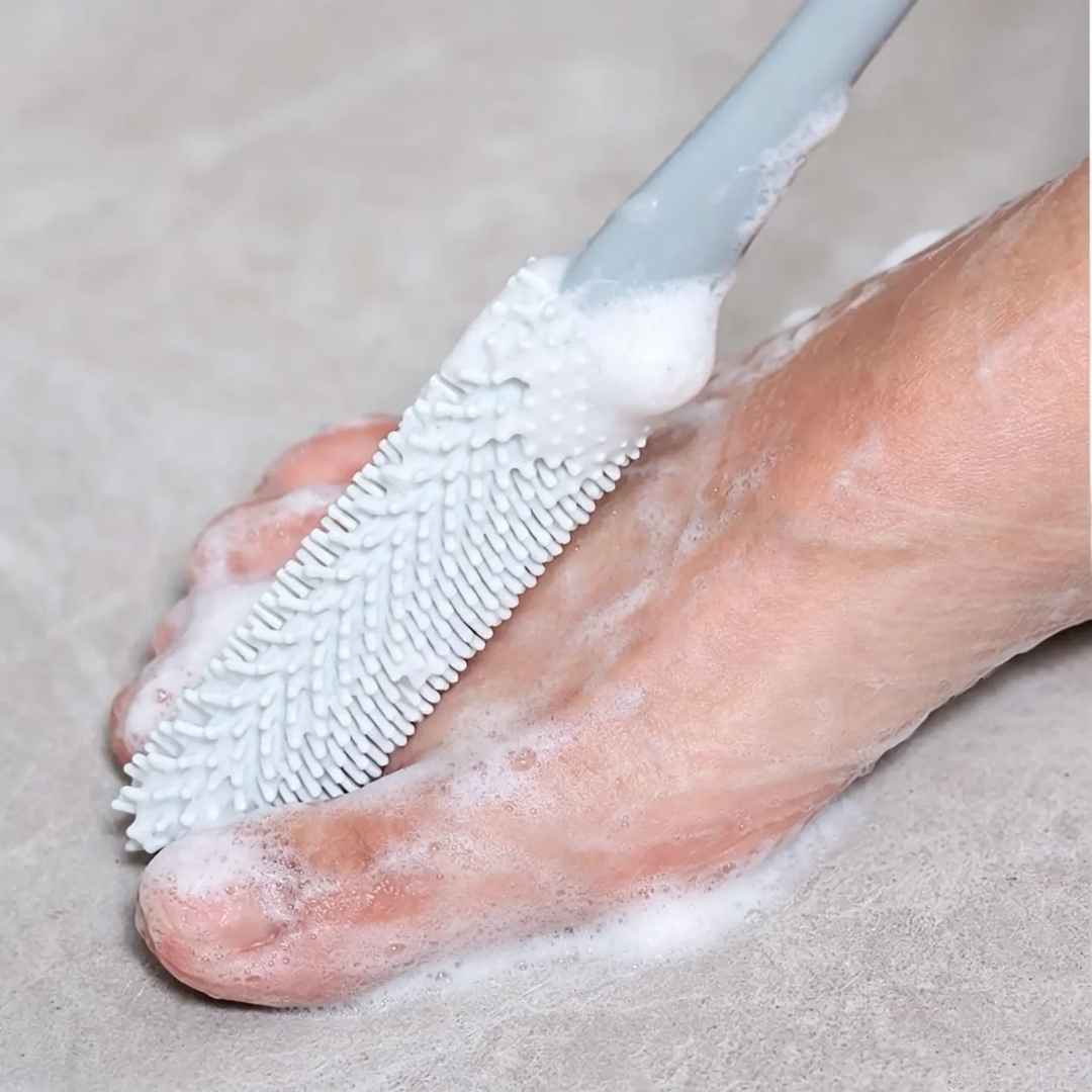 Cepillo de Silicona con Mango Largo: Lávate los Pies Sin Agacharte y Sin Caídas.